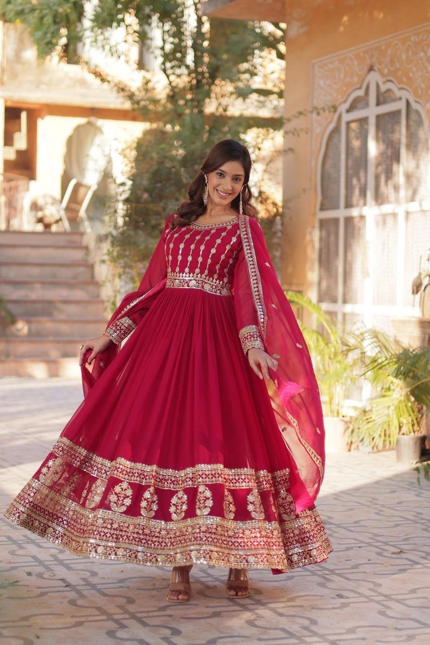 Classico Chic Gown with Dupatta π