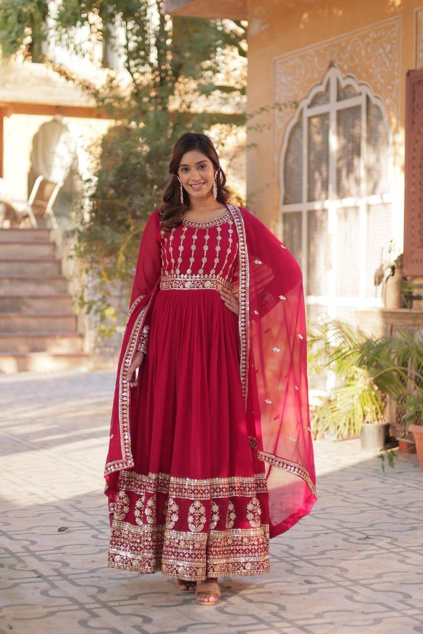 Classico Chic Gown with Dupatta π