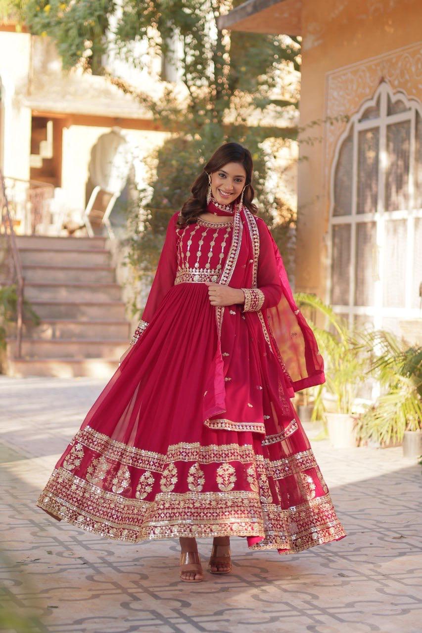 Classico Chic Gown with Dupatta π