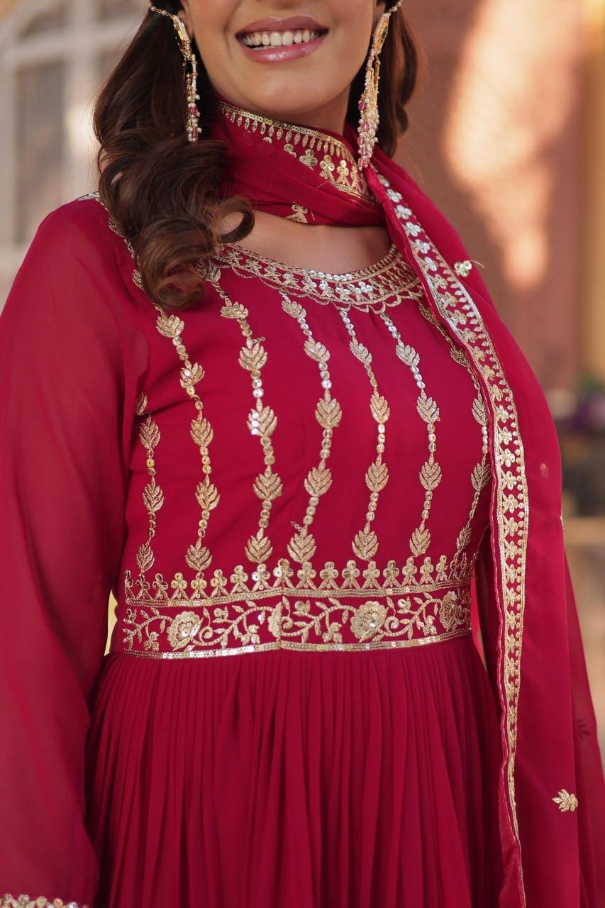 Classico Chic Gown with Dupatta π