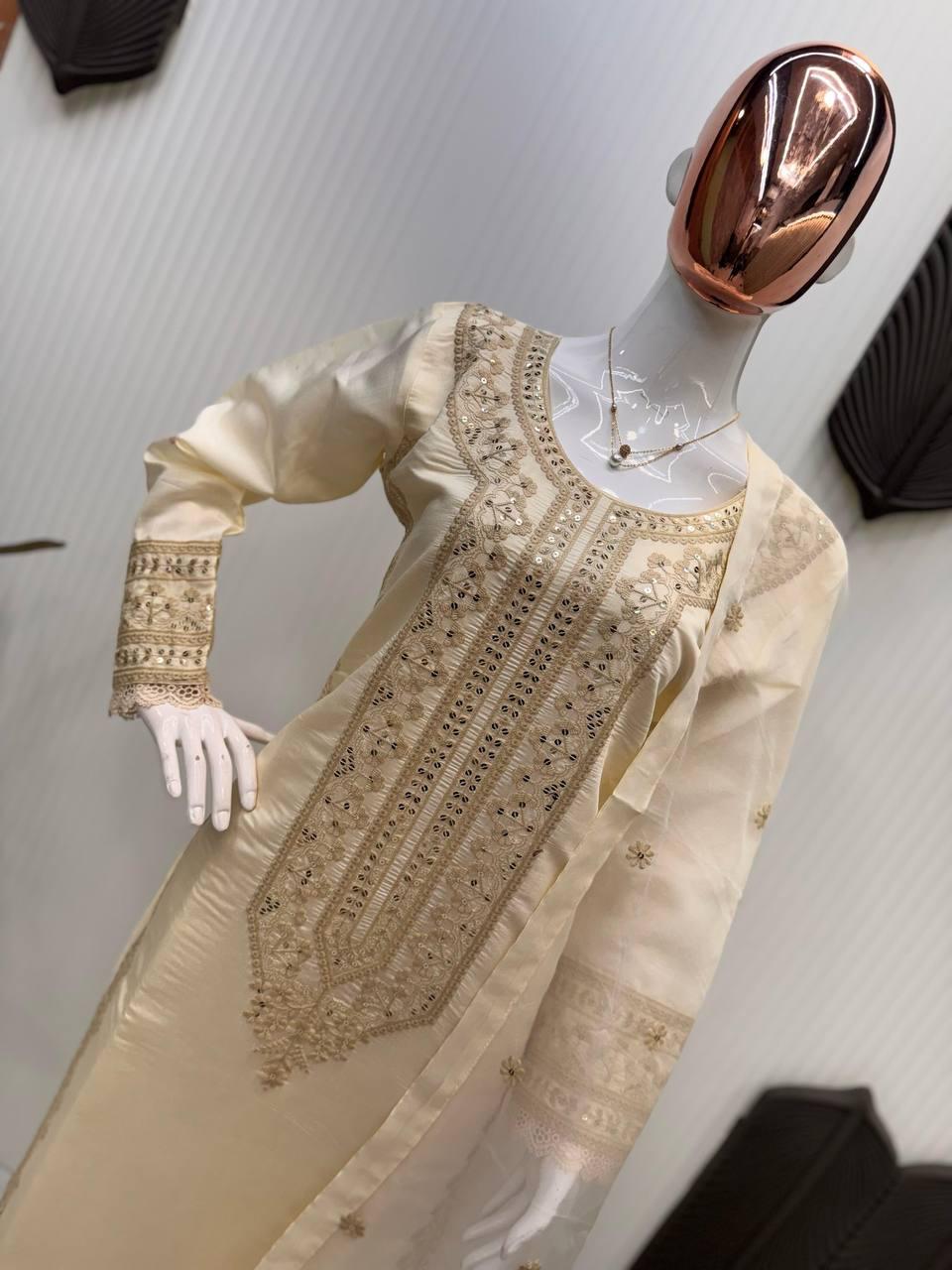 Roman Silk Elegance ✨