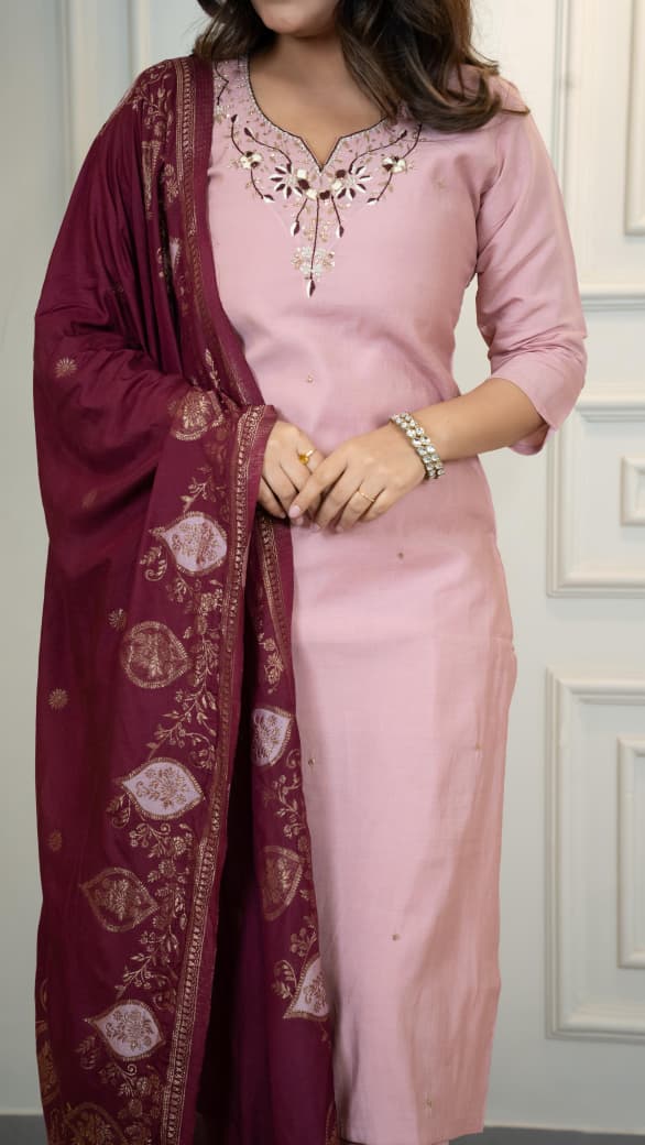 Pink Roman Elegance 🌸