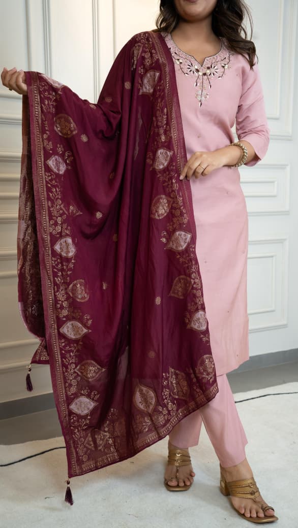Pink Roman Elegance 🌸