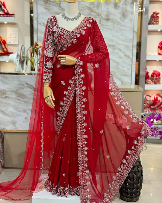 Royal Shine Saree 👑