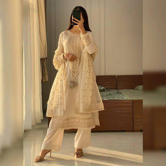 Roman Silk Elegance ✨
