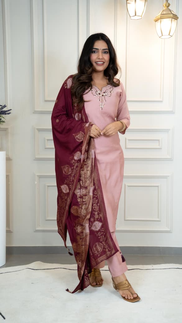Pink Roman Elegance 🌸
